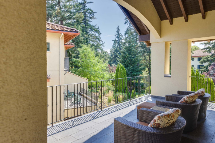 Columbia Cliff Villas — , 